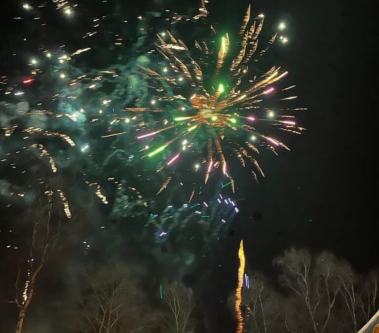 Vier Oud en Nieuw met ons mee!